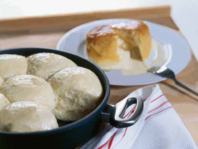 Bayerische Dampfnudeln - Die Pfanne von harecker.de