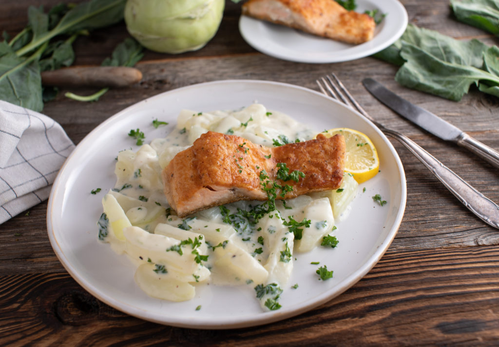 Lachsfilet mit Kohlrabi-Gemüse - Die Pfanne von harecker.de