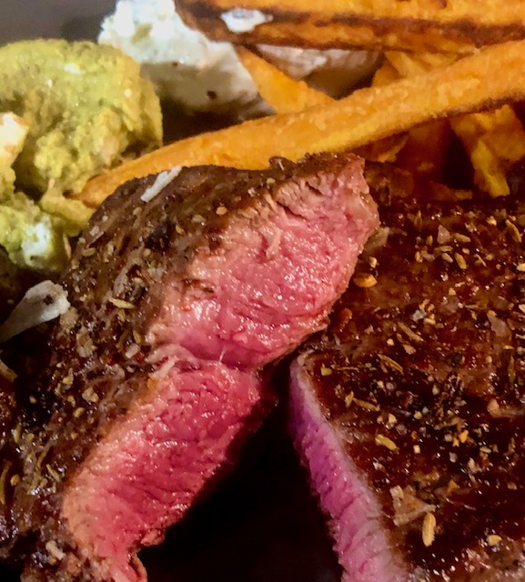 Hüftsteak mit Süßkartoffel Pommes - Die Pfanne von harecker.de