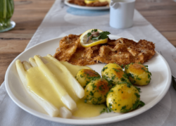 Wiener Schnitzel mit Spargel