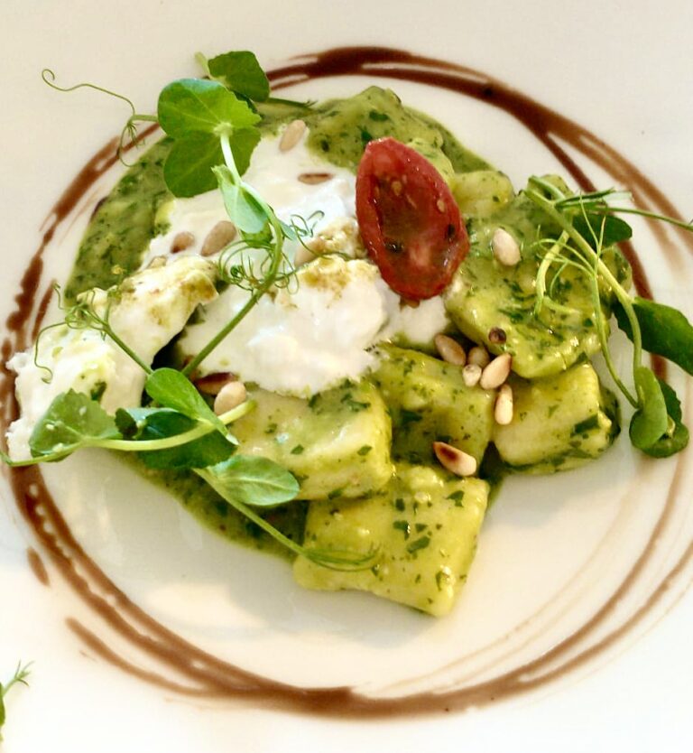 Kartoffelgnocchi mit Pesto und Burrata - Die Pfanne von harecker.de