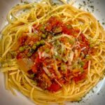 Spaghetti mit Thunfischsoße, ein Klassiker der Nudelgerichte.