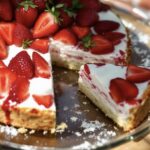 Erdbeerkuchen mit Ziegenfrischkäse in der Coox Wunderform gebacken.