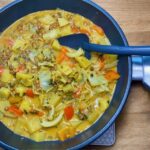 Spitzkohl-Curry in der Pfanne von Harecker gemacht.