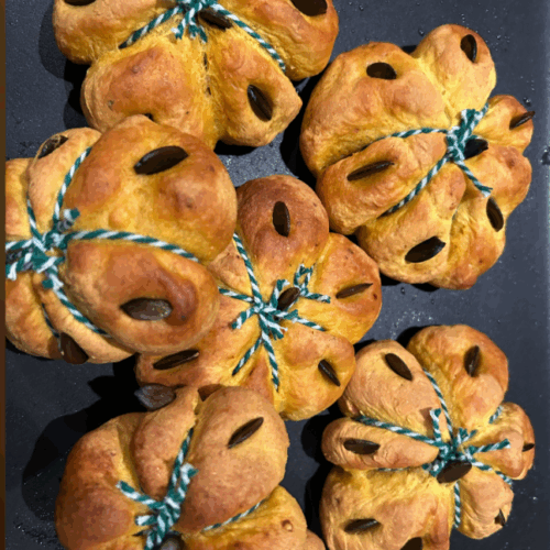 Halloween-Kürbisbrötchen
